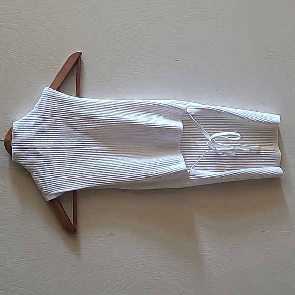 Babaton Aritzia Sculpt Knit Back Tied Sleeveless Top, Sz S - Picture 2 of 5